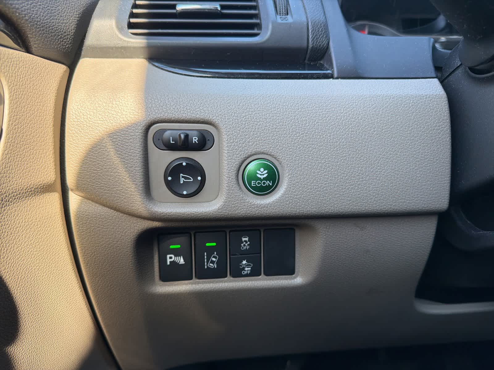 Thumbnail: 2016 Honda Pilot - 21