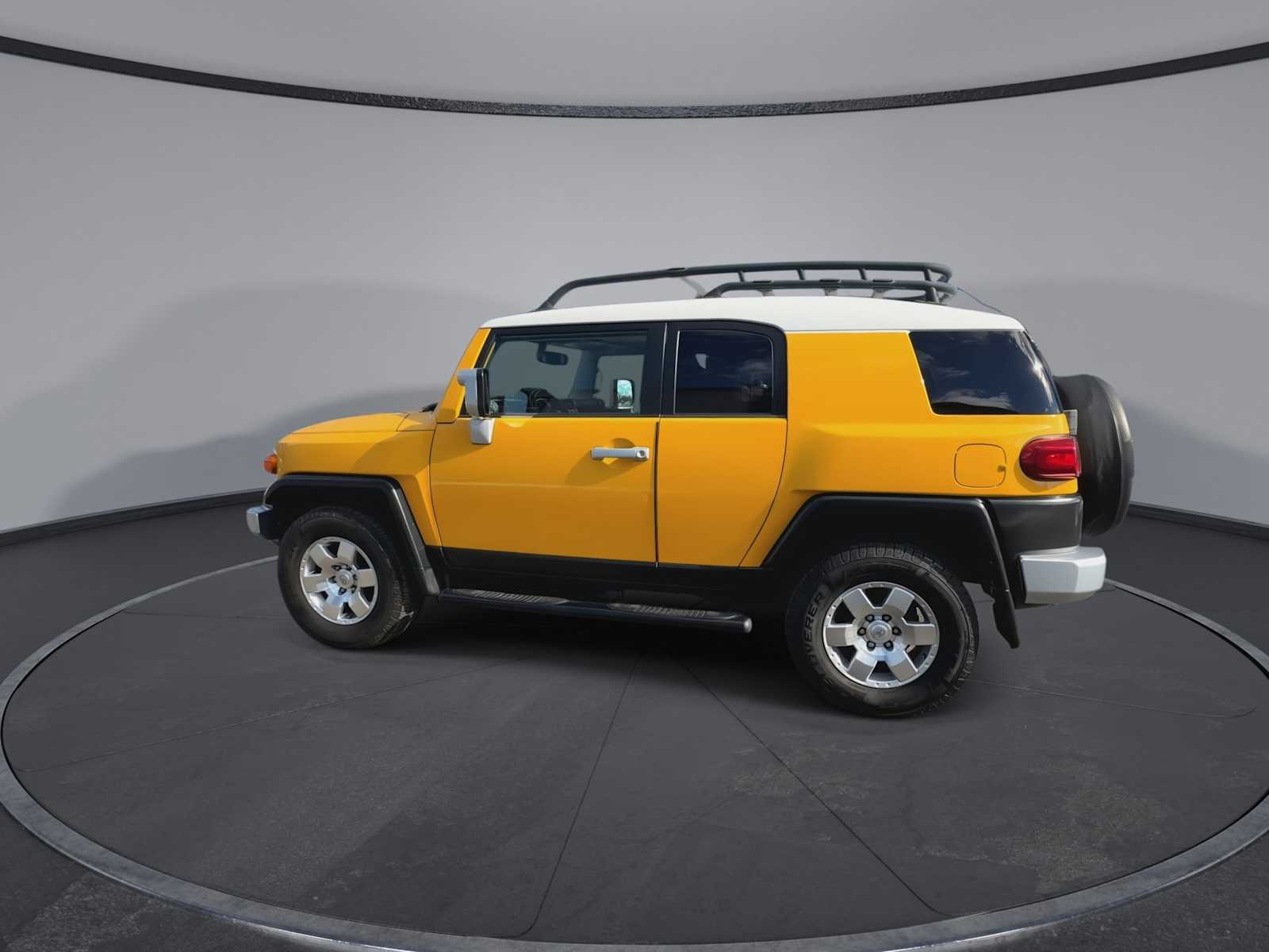 Thumbnail: 2010 Toyota FJ Cruiser - 6