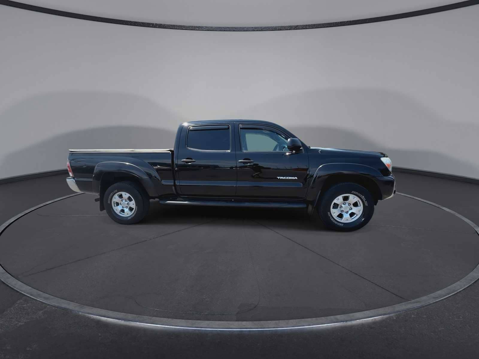Thumbnail: 2015 Toyota Tacoma - 8