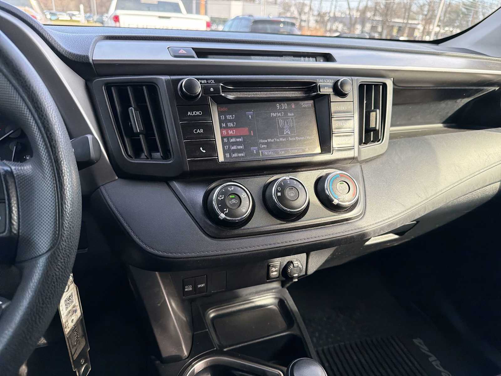 Thumbnail: 2017 Toyota RAV4 - 26