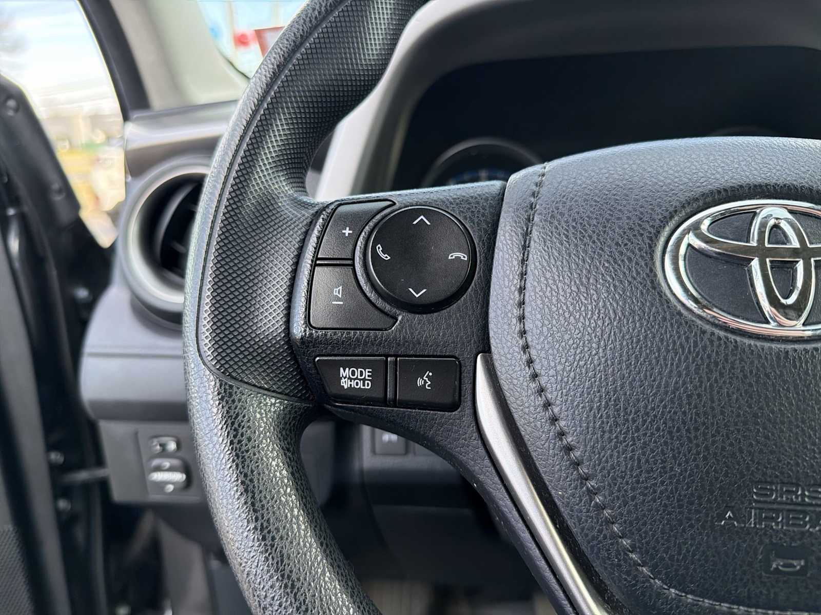 Thumbnail: 2017 Toyota RAV4 - 24