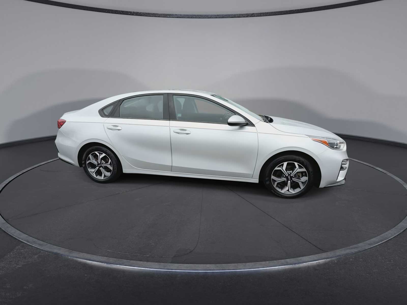 Thumbnail: 2019 Kia Forte - 9