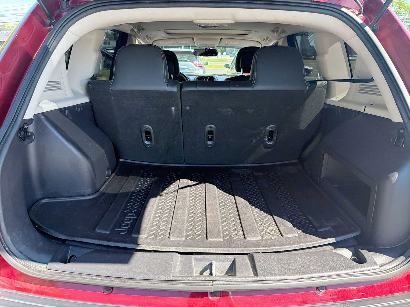 Thumbnail: 2016 Jeep Compass - 32