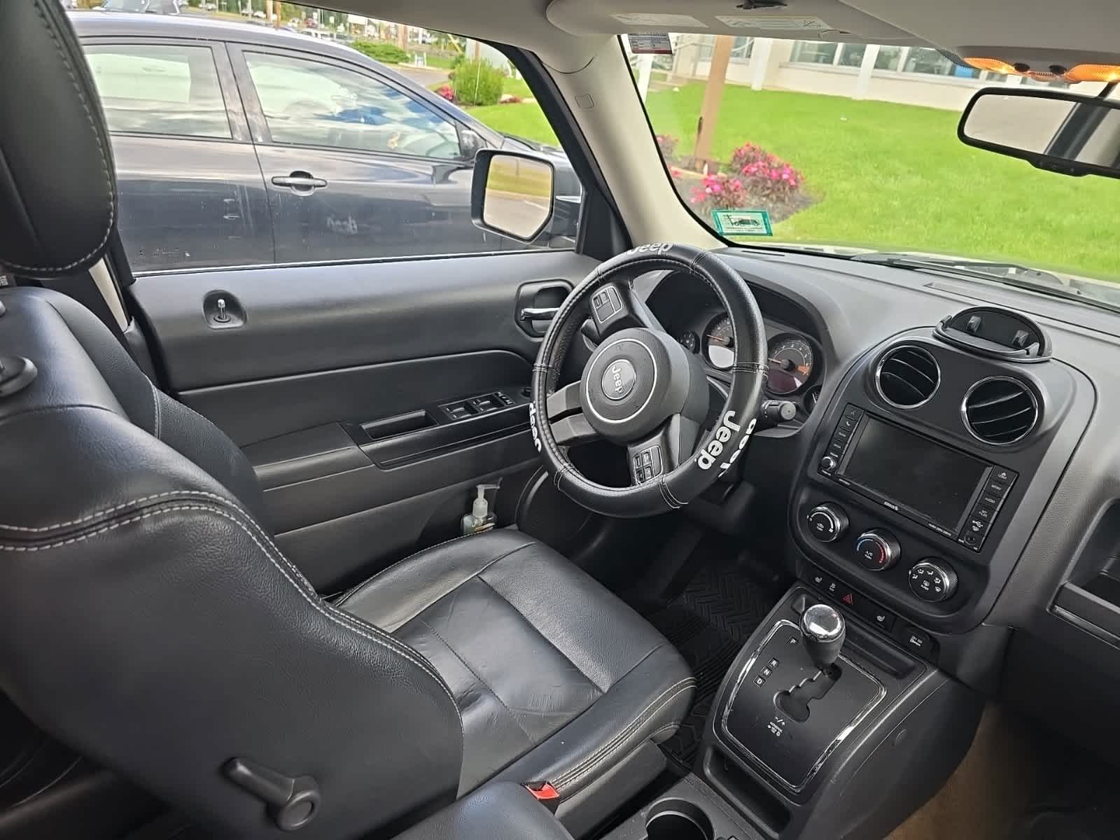 Thumbnail: 2016 Jeep Patriot - 9
