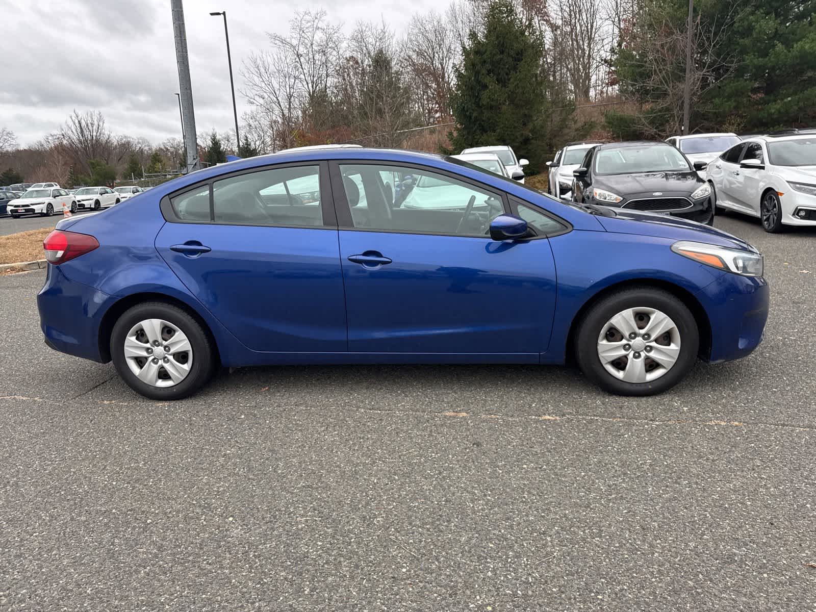 Thumbnail: 2017 Kia Forte - 6