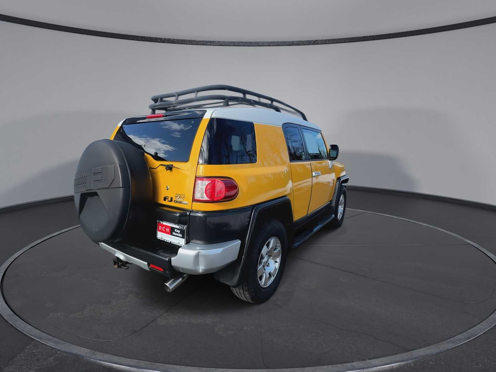 Thumbnail: 2010 Toyota FJ Cruiser - 8