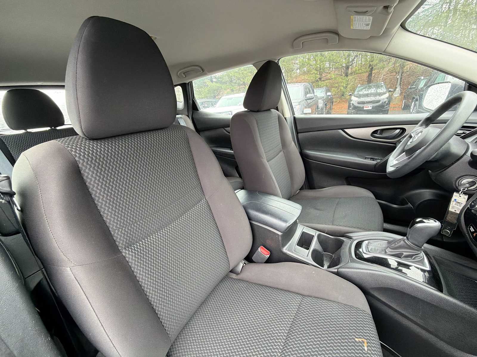 Thumbnail: 2020 Nissan Rogue Sport - 17