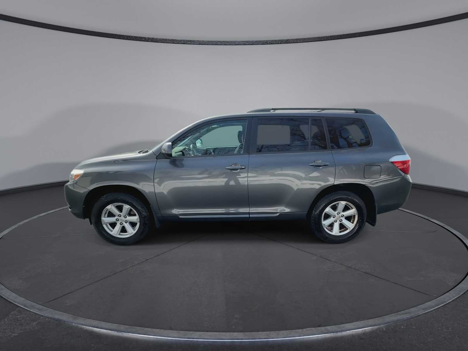 Thumbnail: 2010 Toyota Highlander - 5