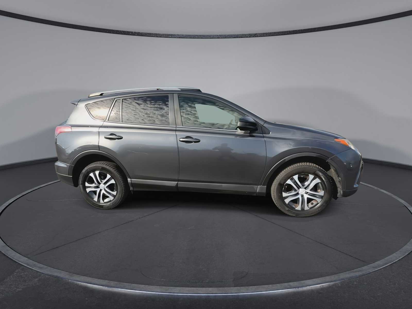 Thumbnail: 2017 Toyota RAV4 - 9