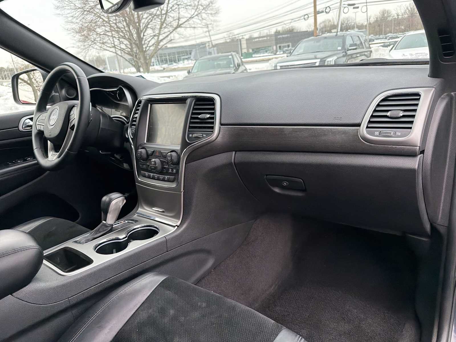 Thumbnail: 2017 Jeep Grand Cherokee - 16