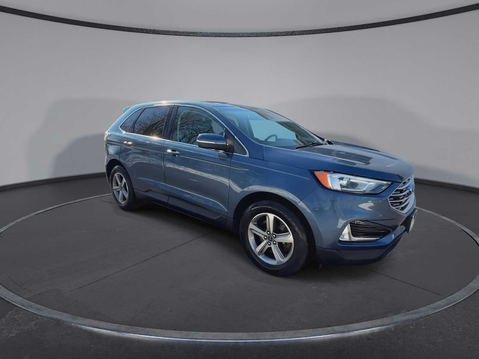 Thumbnail: 2019 Ford Edge - 2