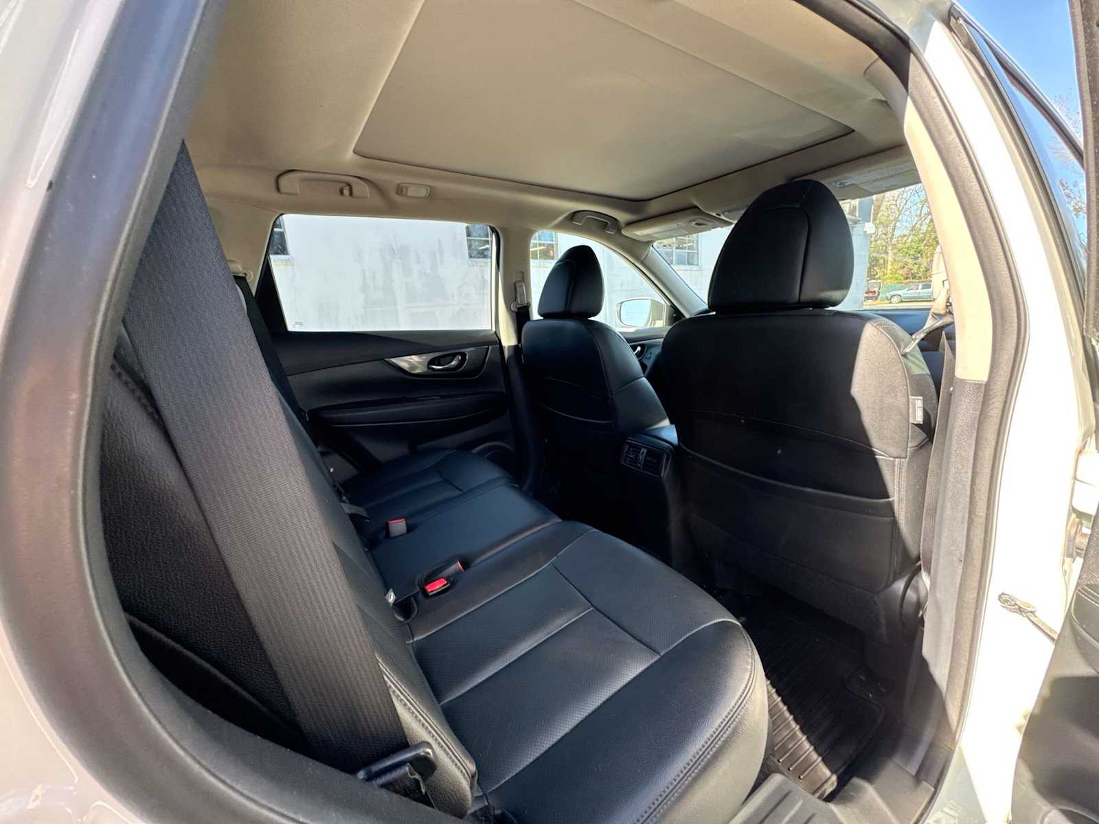 Thumbnail: 2016 Nissan Rogue - 14