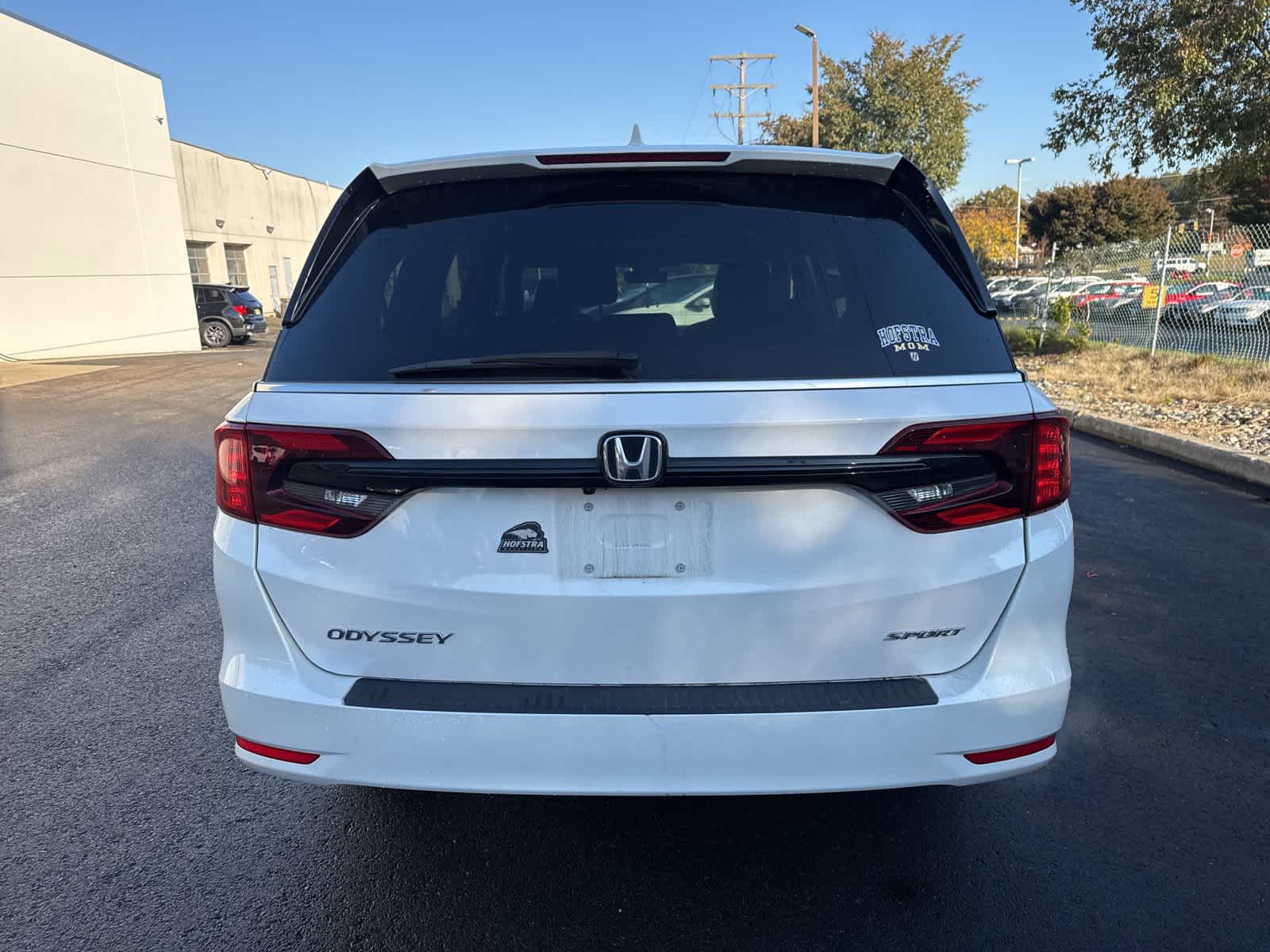 Thumbnail: 2023 Honda Odyssey - 4