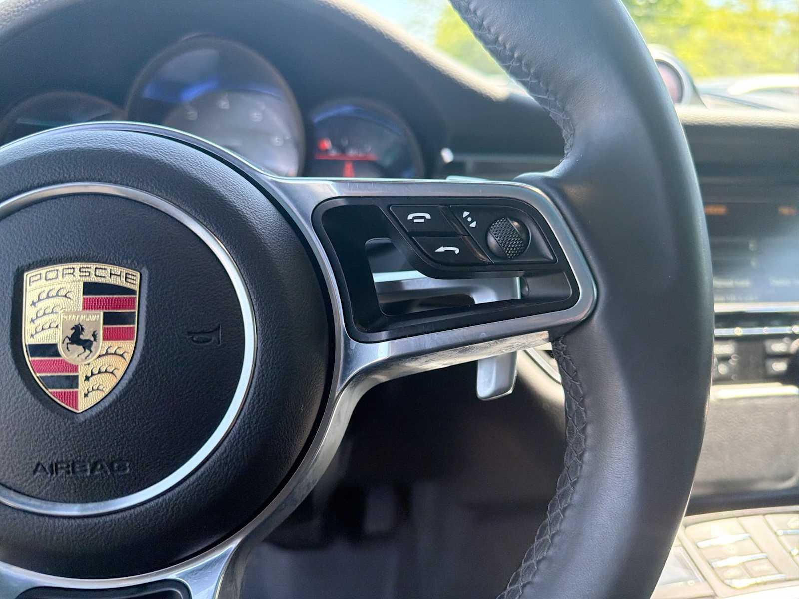 Thumbnail: 2016 Porsche Macan - 25