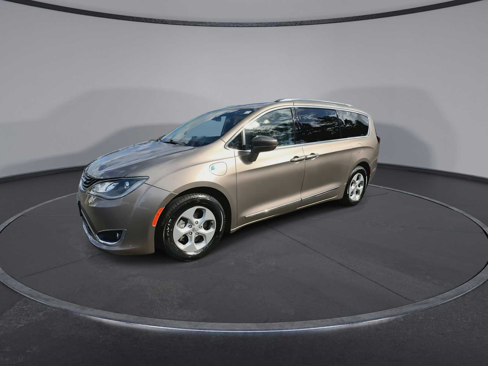 2018 Chrysler Pacifica Hybrid Touring L photo 4