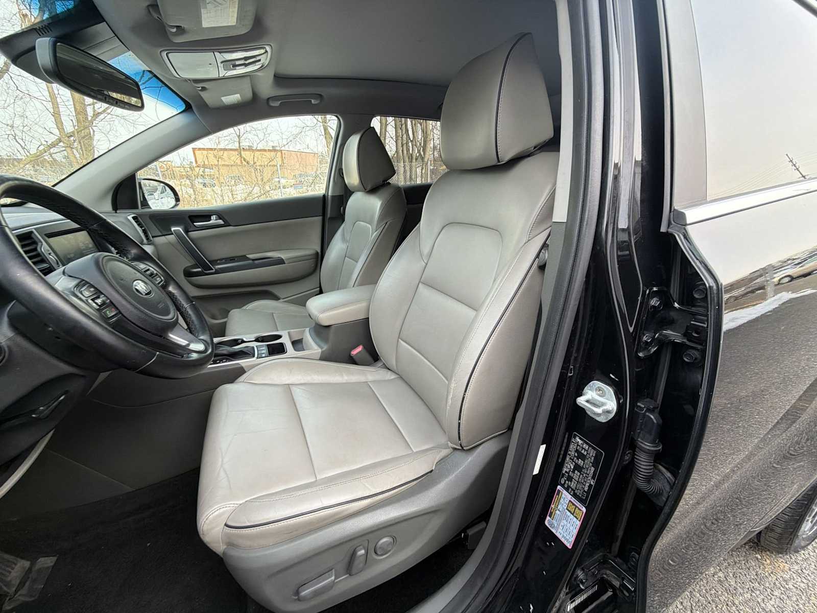 Thumbnail: 2017 Kia Sportage - 21