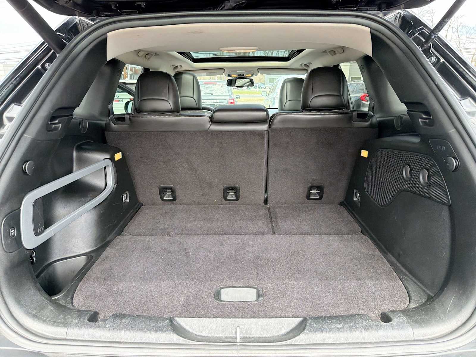 Thumbnail: 2018 Jeep Cherokee - 32