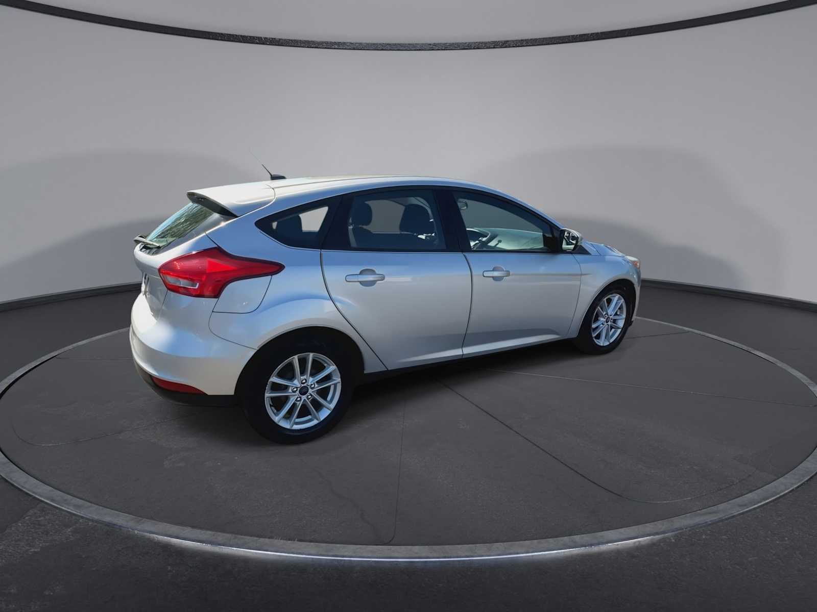 Thumbnail: 2015 Ford Focus - 8