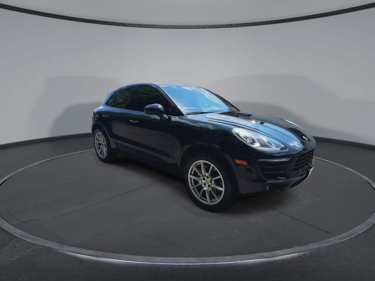 Thumbnail: 2018 Porsche Macan - 2