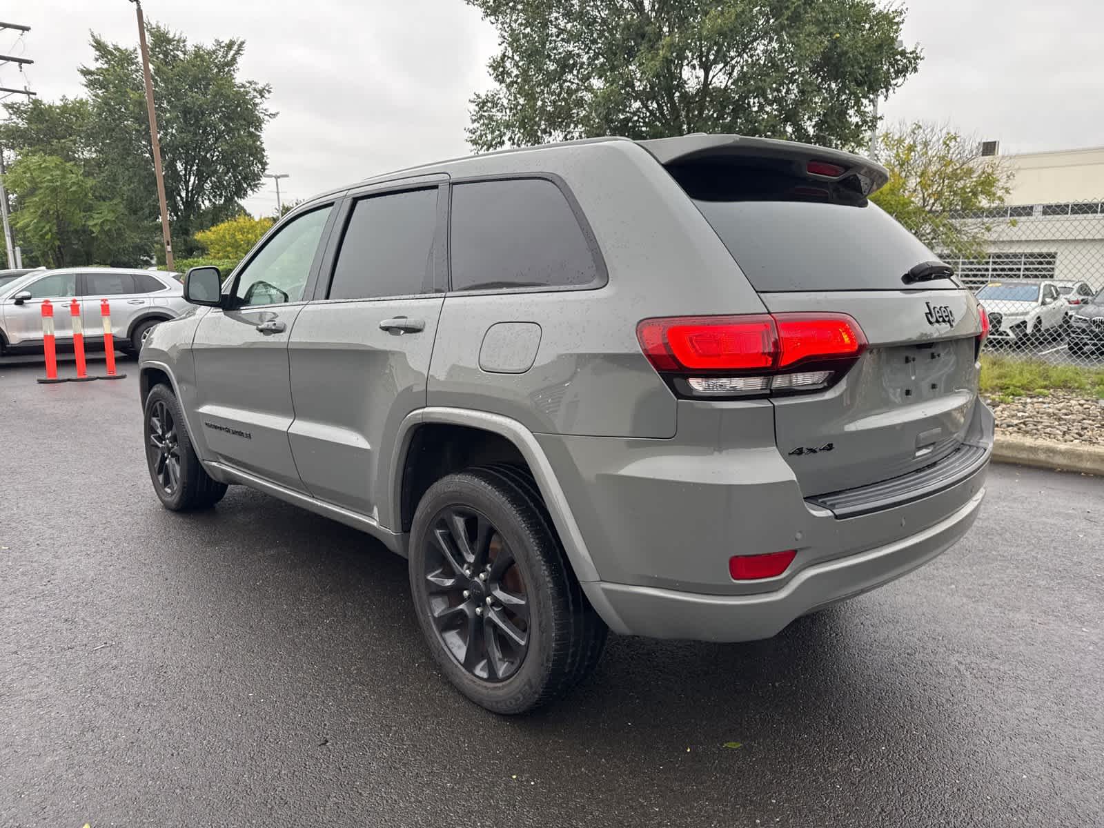 Thumbnail: 2020 Jeep Grand Cherokee - 3