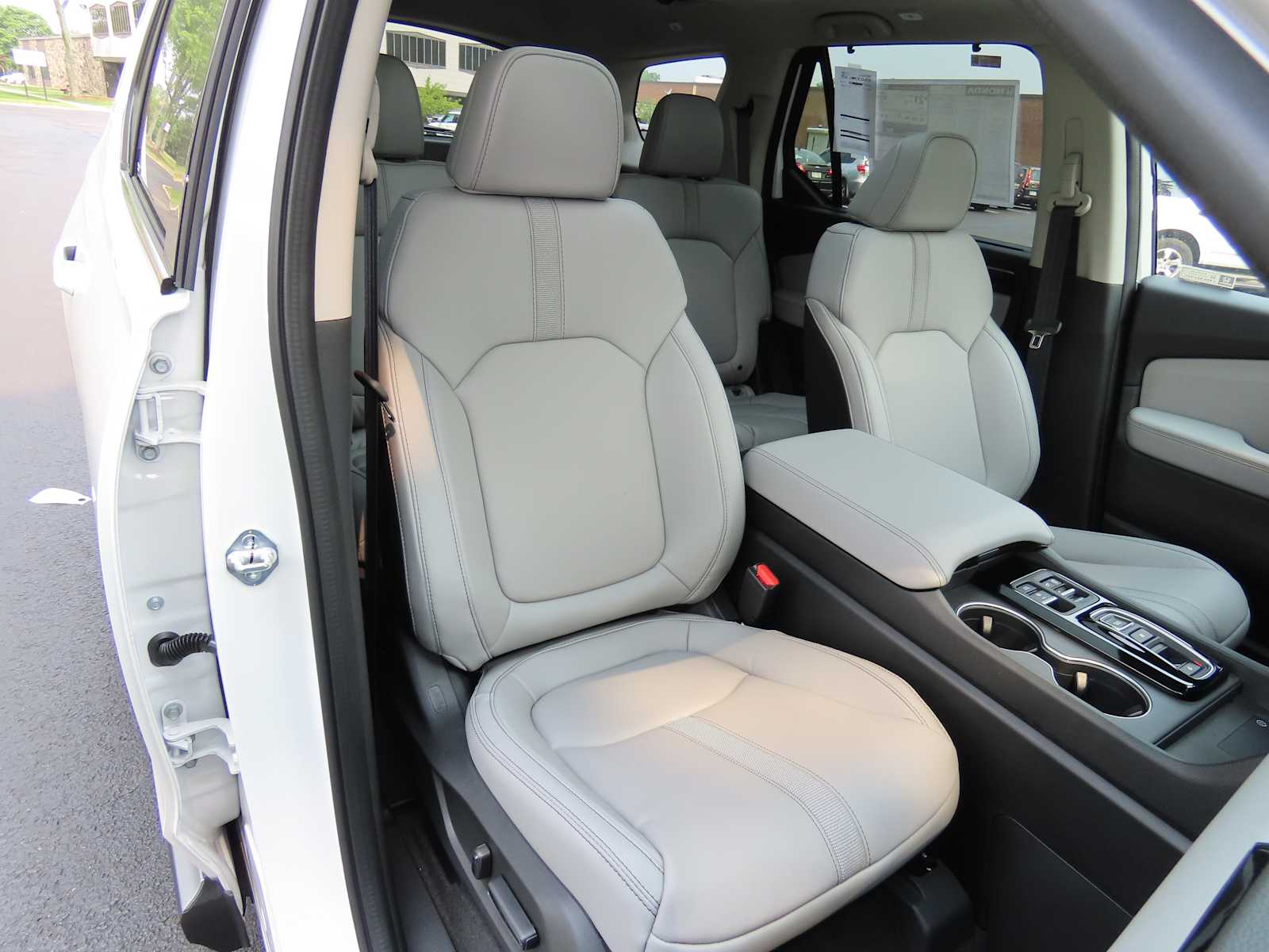 Thumbnail: 2025 Honda Pilot - 17
