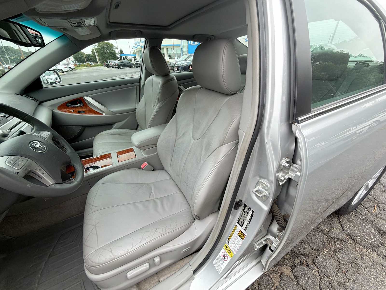 Thumbnail: 2010 Toyota Camry - 21