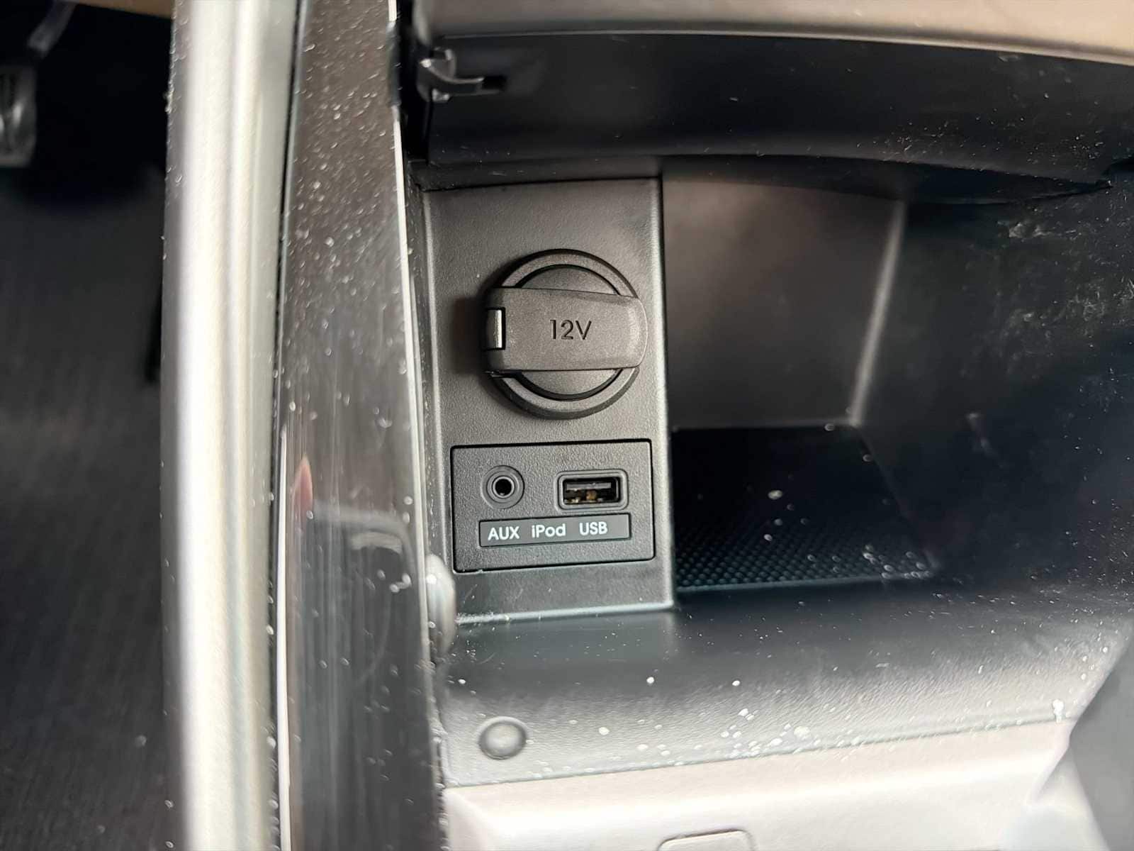 Thumbnail: 2013 Hyundai Elantra - 27