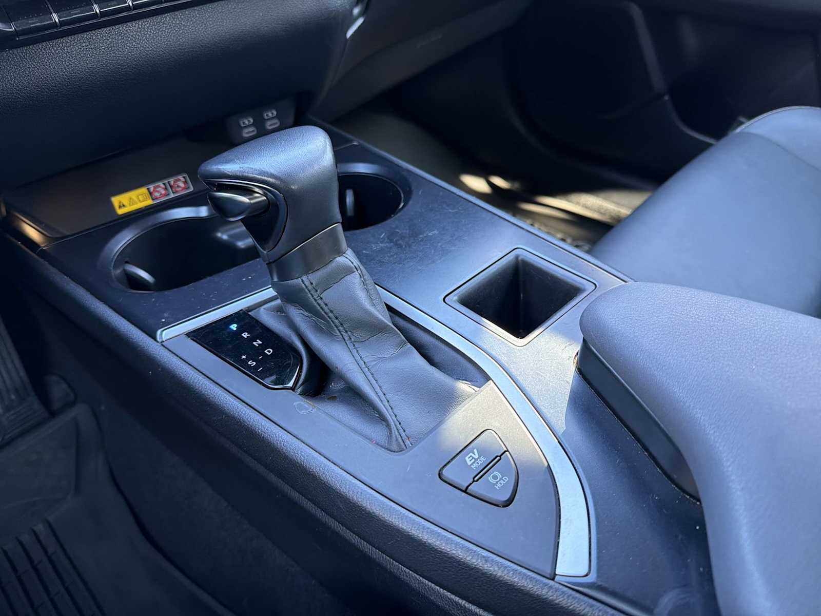 Thumbnail: 2023 Lexus UX - 29