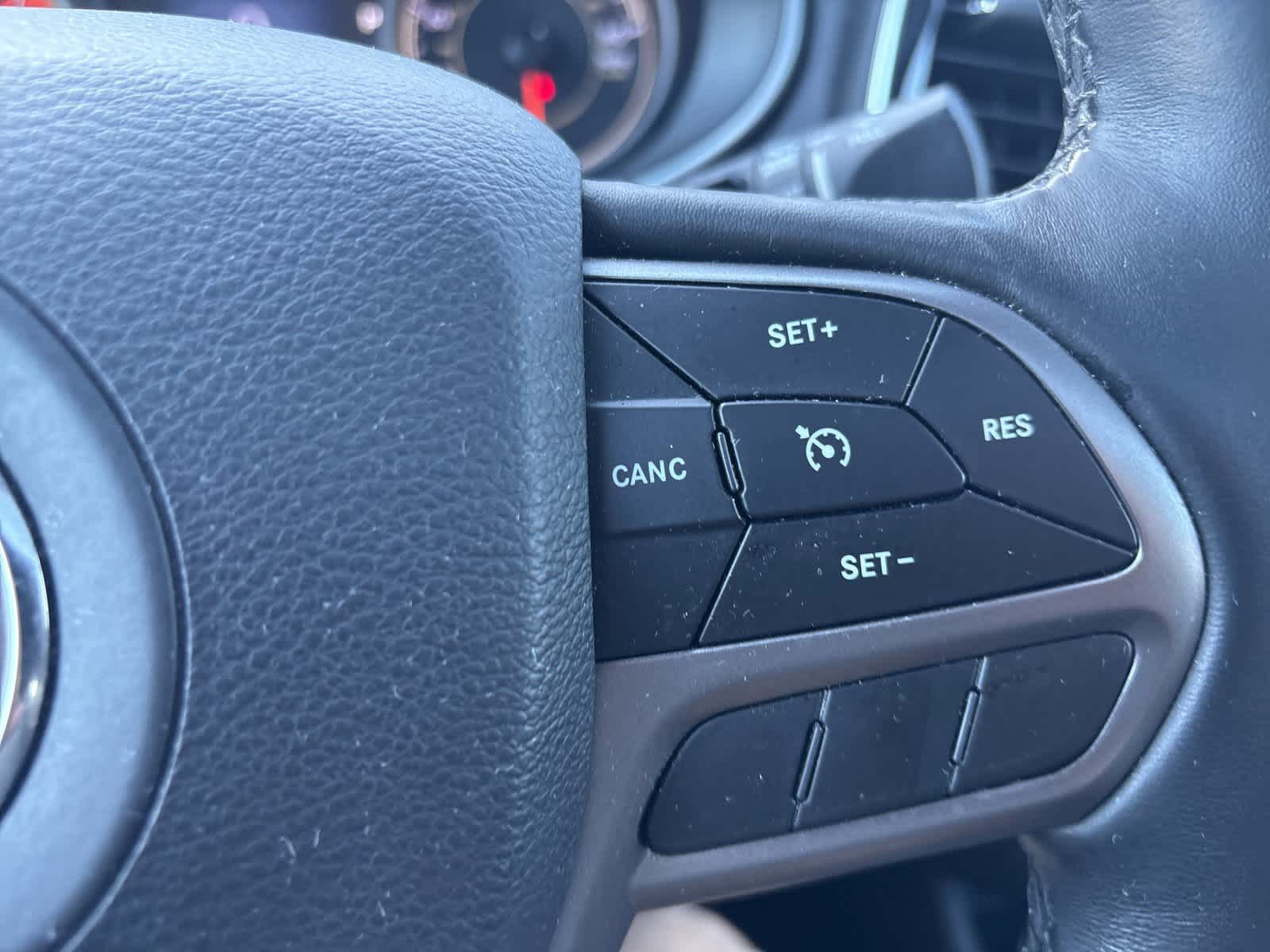 Thumbnail: 2019 Jeep Cherokee - 13