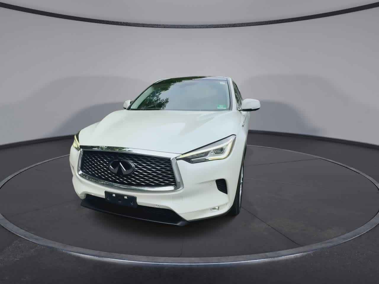 Thumbnail: 2019 INFINITI QX50 - 3