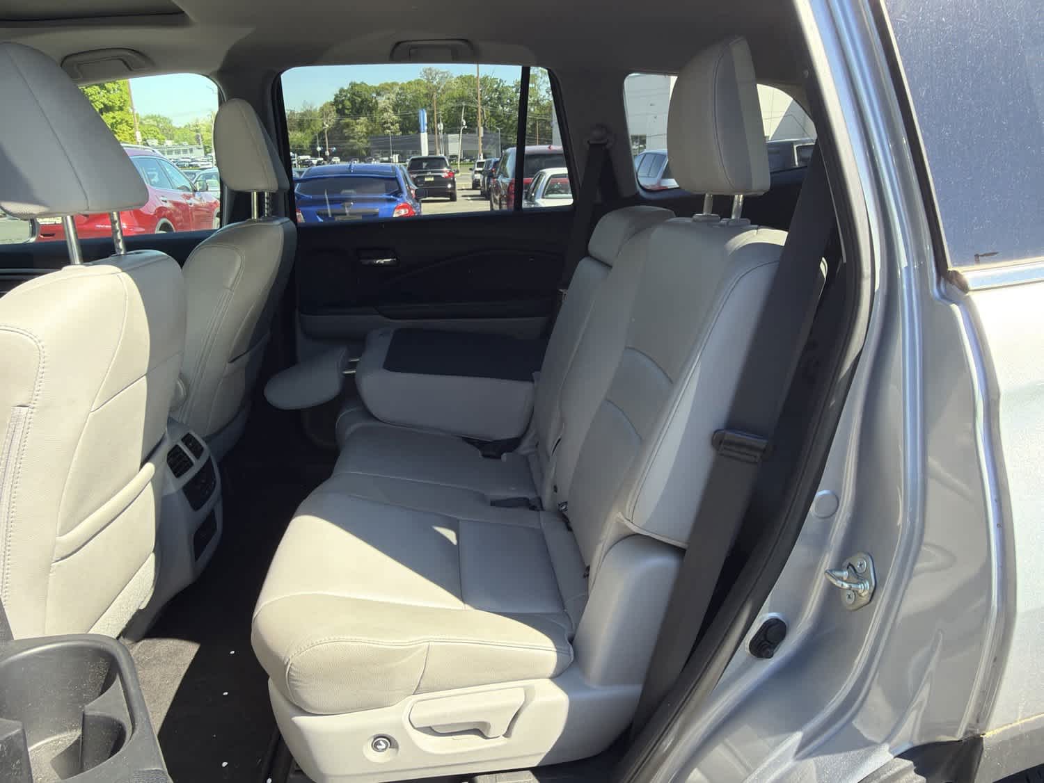 Thumbnail: 2017 Honda Pilot - 10
