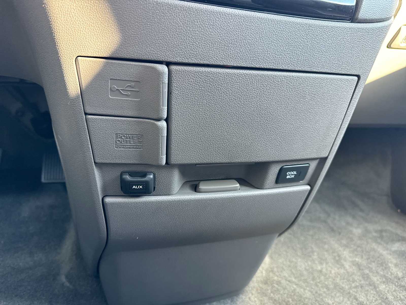 Thumbnail: 2015 Honda Odyssey - 29