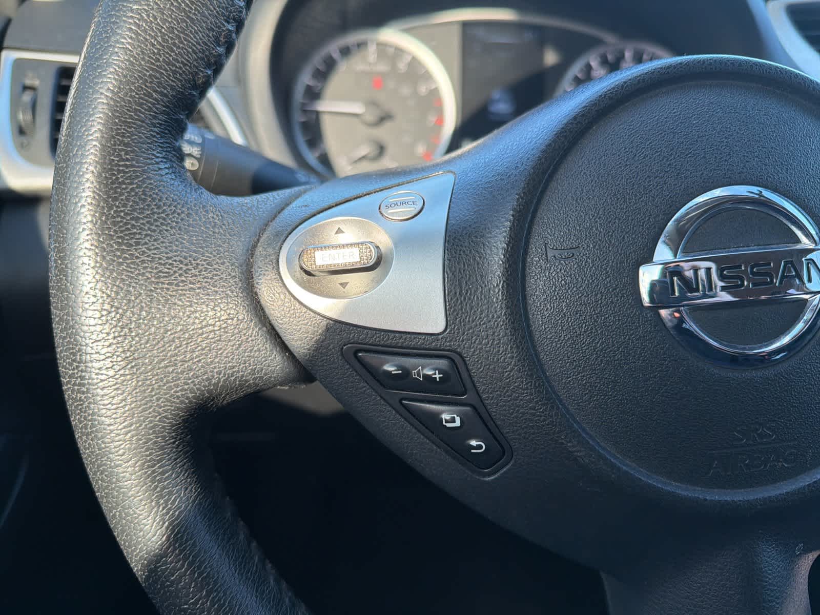 Thumbnail: 2018 Nissan Sentra - 16