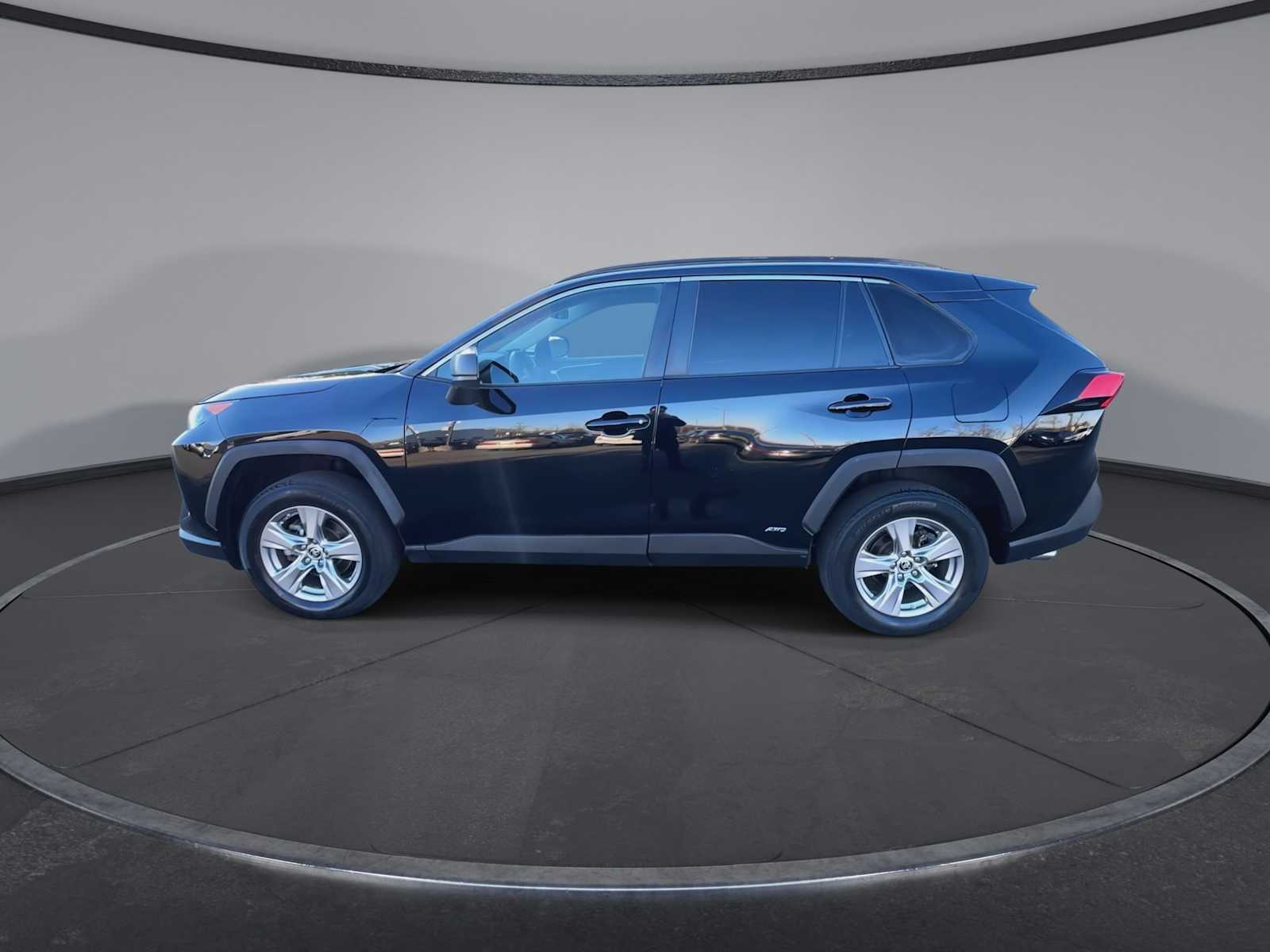 Thumbnail: 2022 Toyota RAV4 - 5