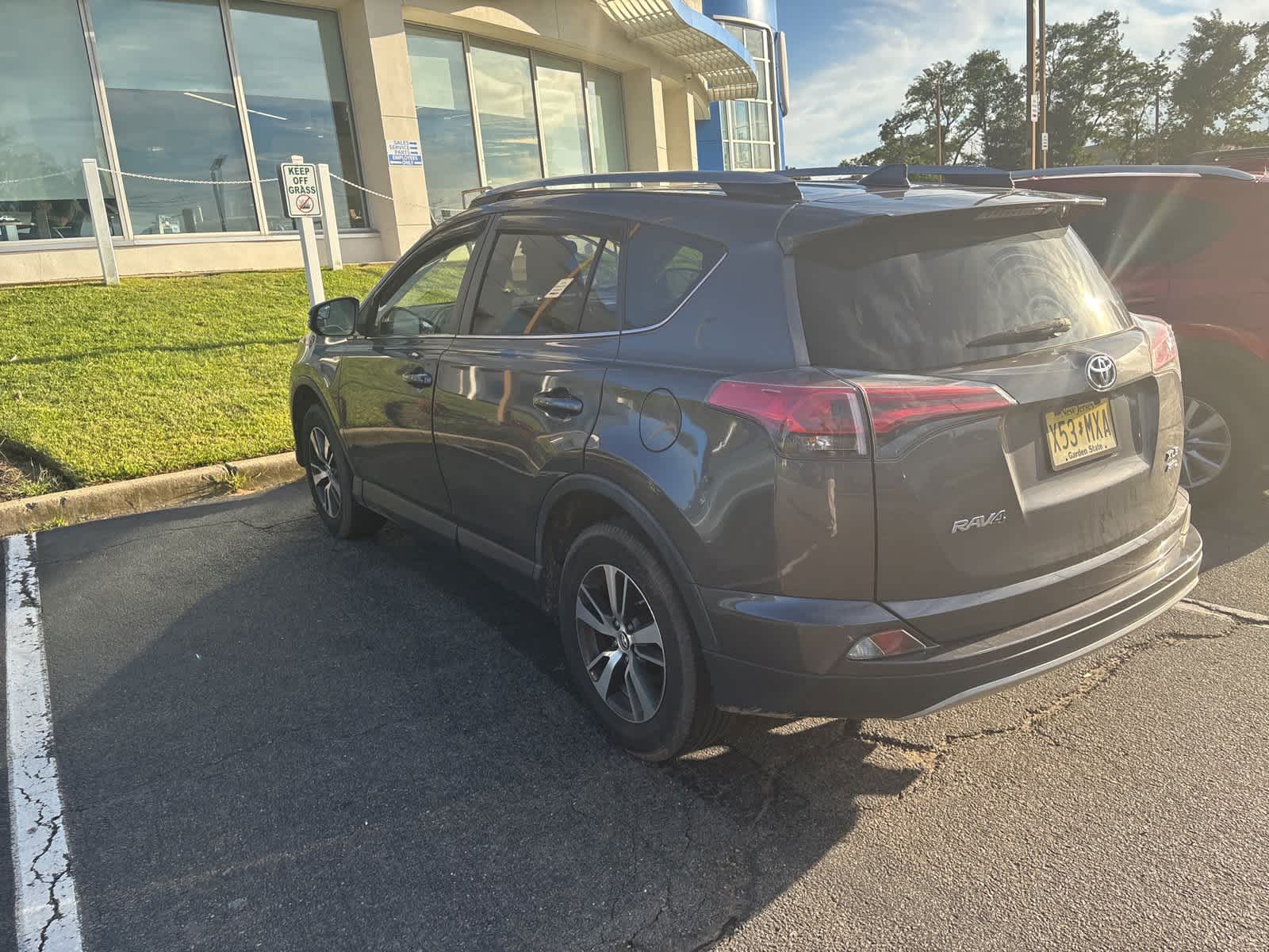 Thumbnail: 2017 Toyota RAV4 - 4