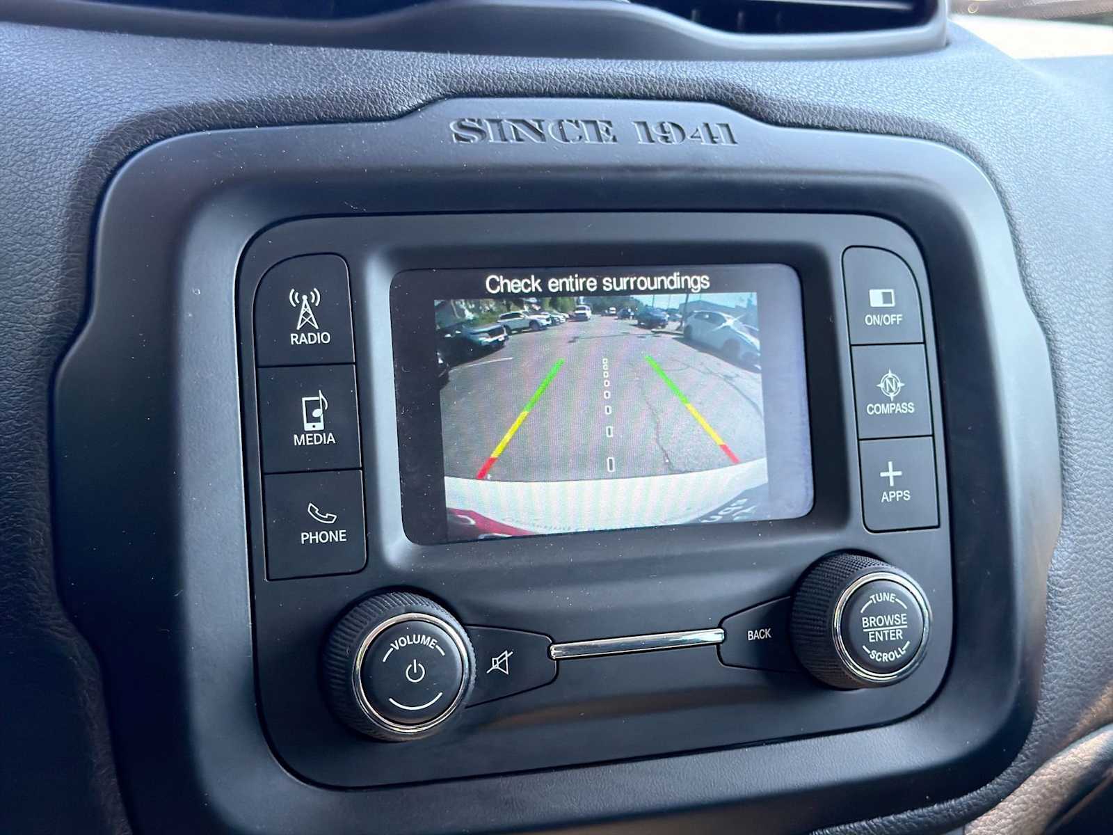 Thumbnail: 2016 Jeep Renegade - 27