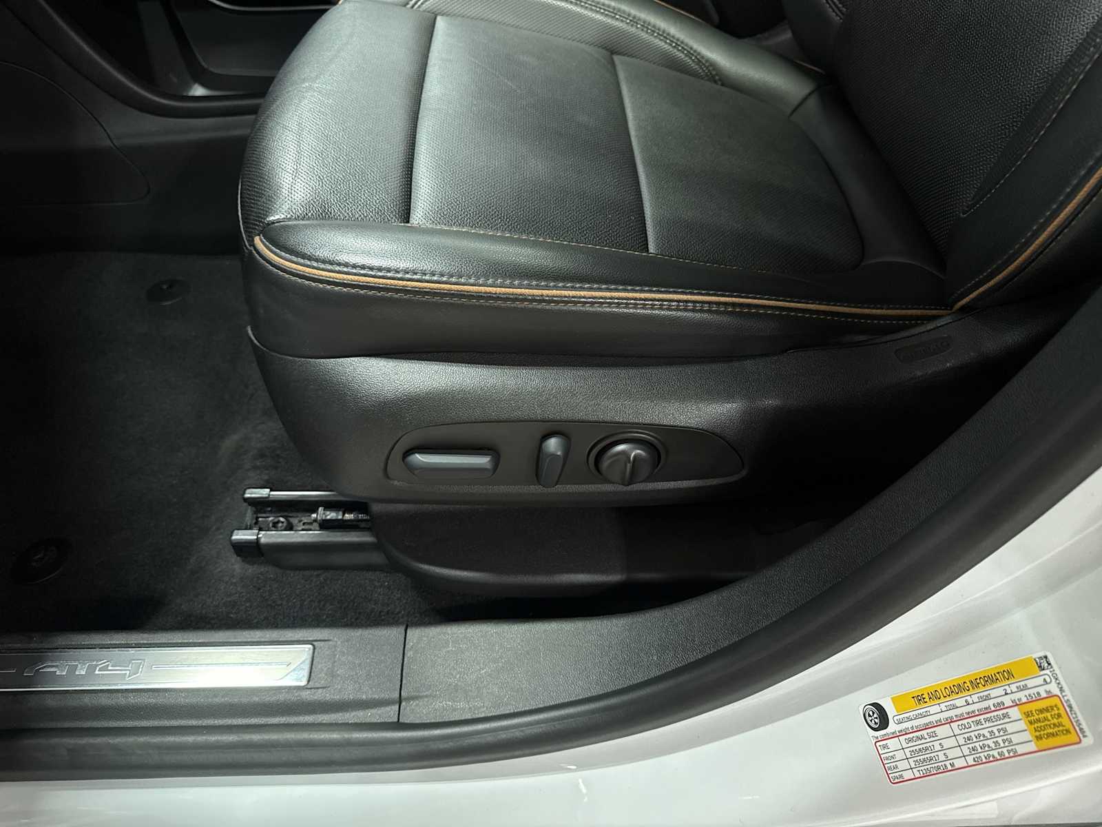 Thumbnail: 2022 GMC Acadia - 25