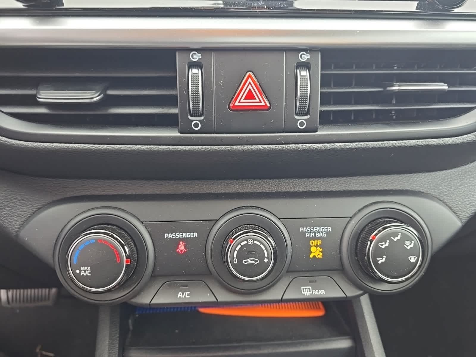 Thumbnail: 2022 Kia Forte - 18