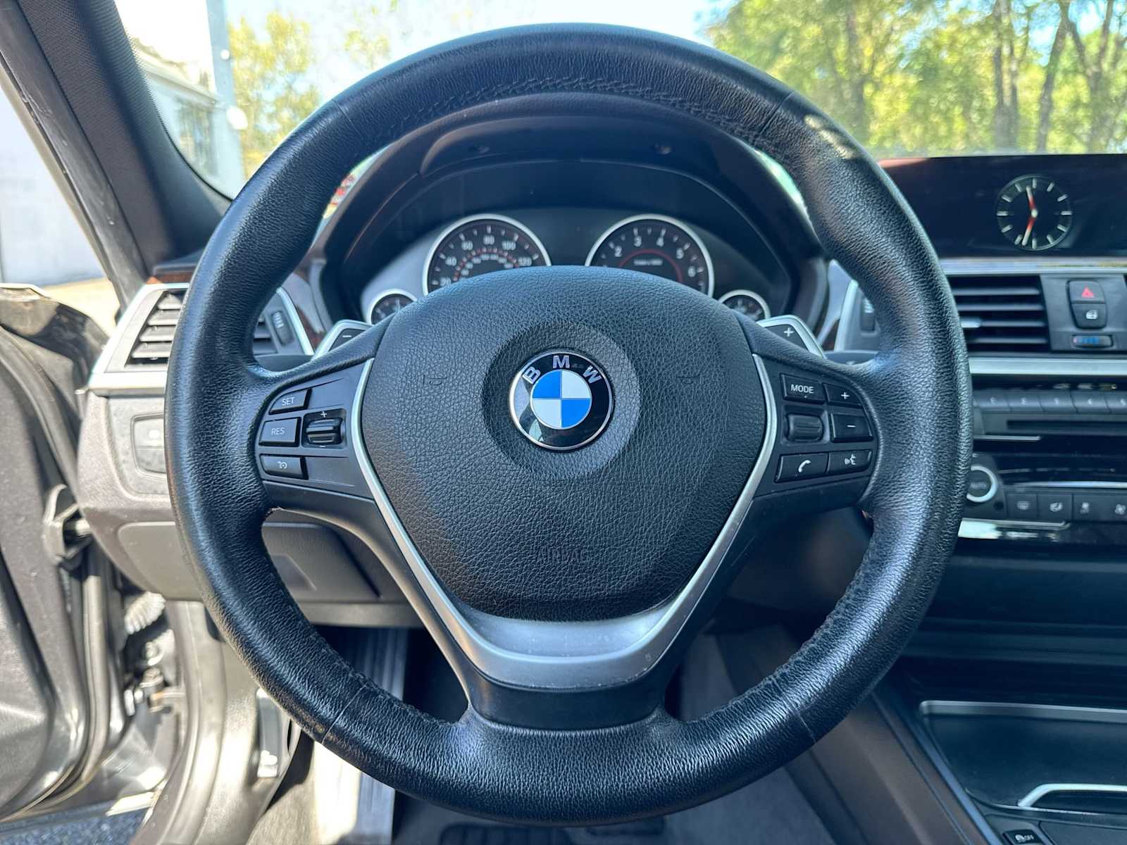 Thumbnail: 2017 BMW 3 Series - 24