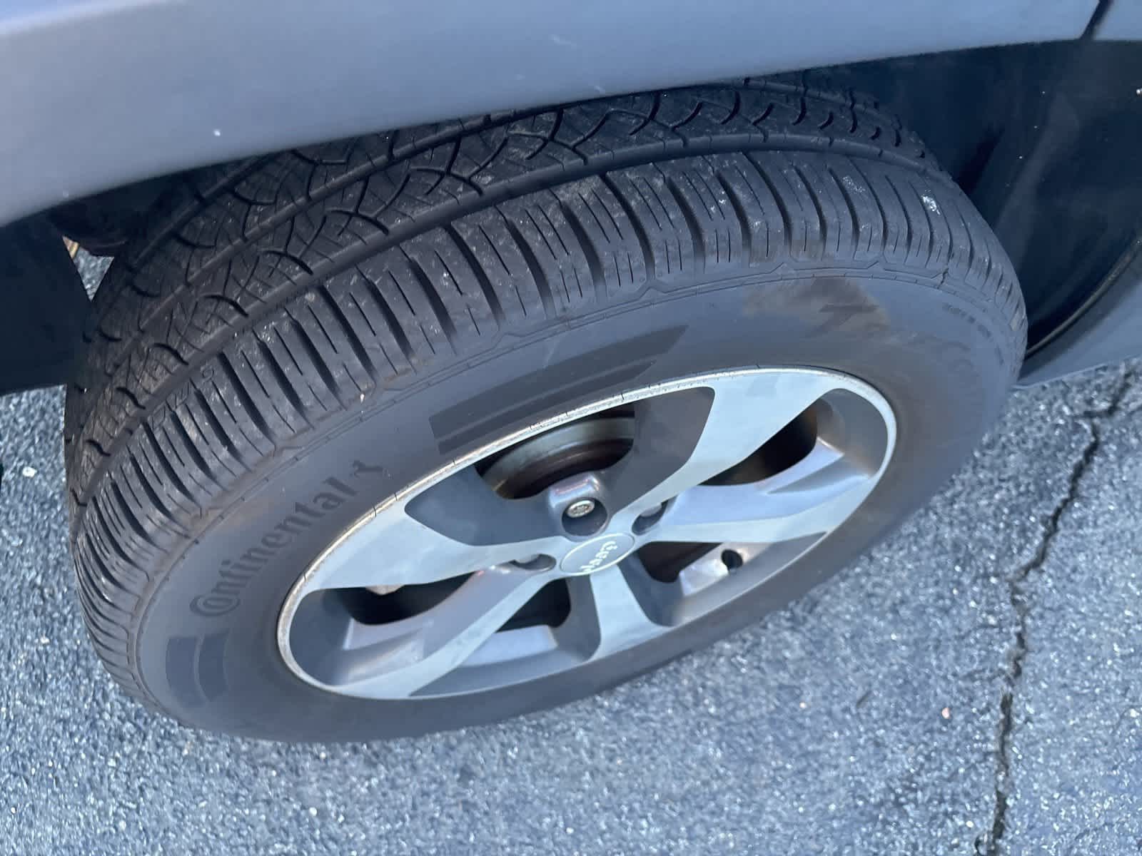 Thumbnail: 2019 Jeep Cherokee - 8