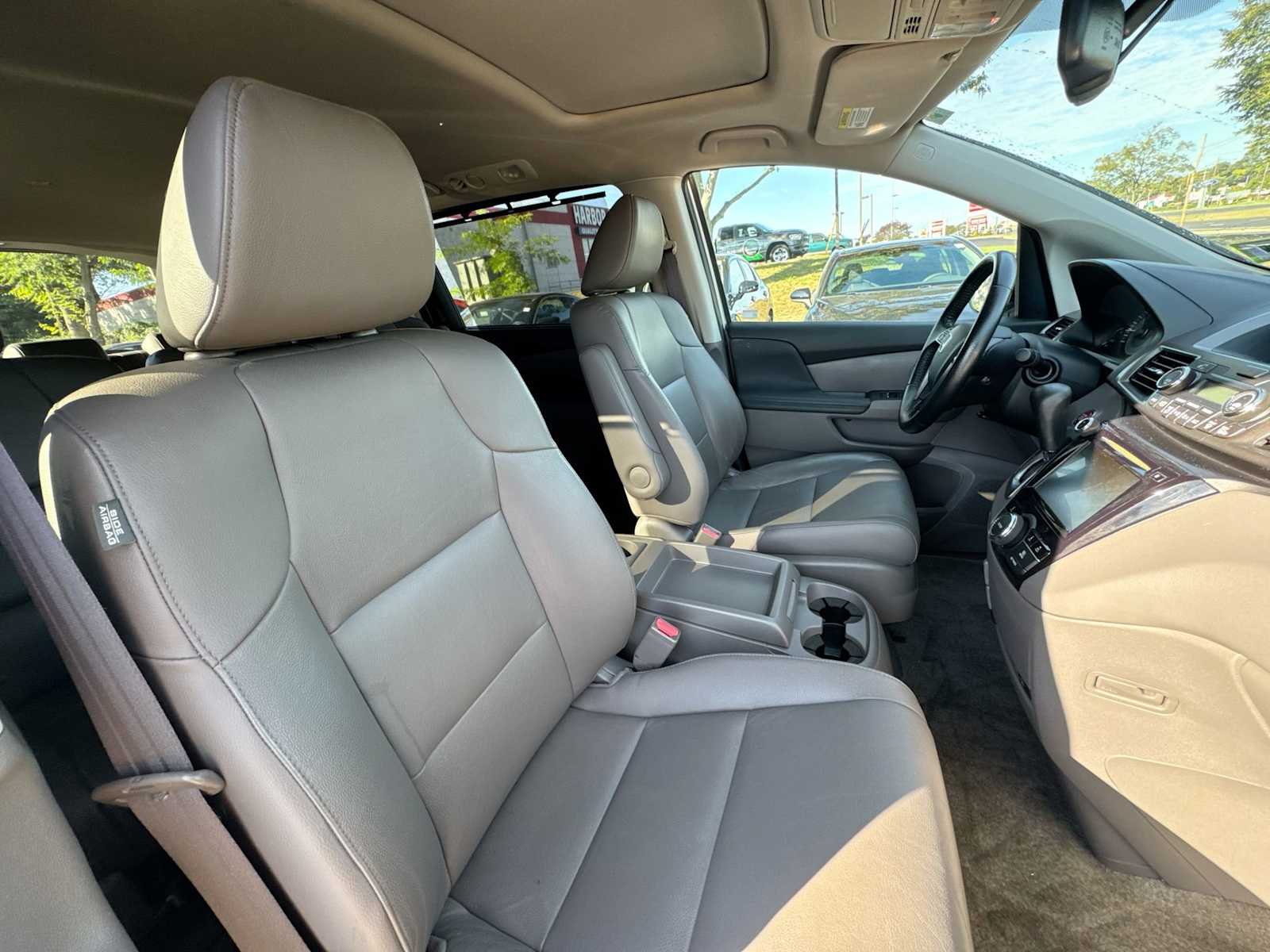 Thumbnail: 2015 Honda Odyssey - 17