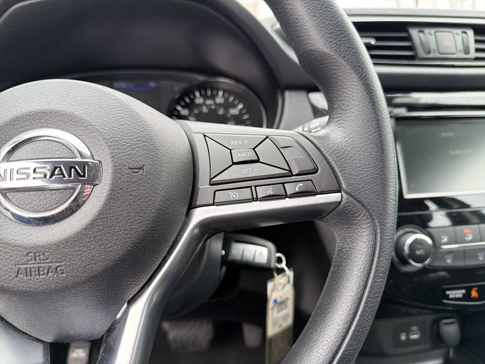 Thumbnail: 2020 Nissan Rogue Sport - 25