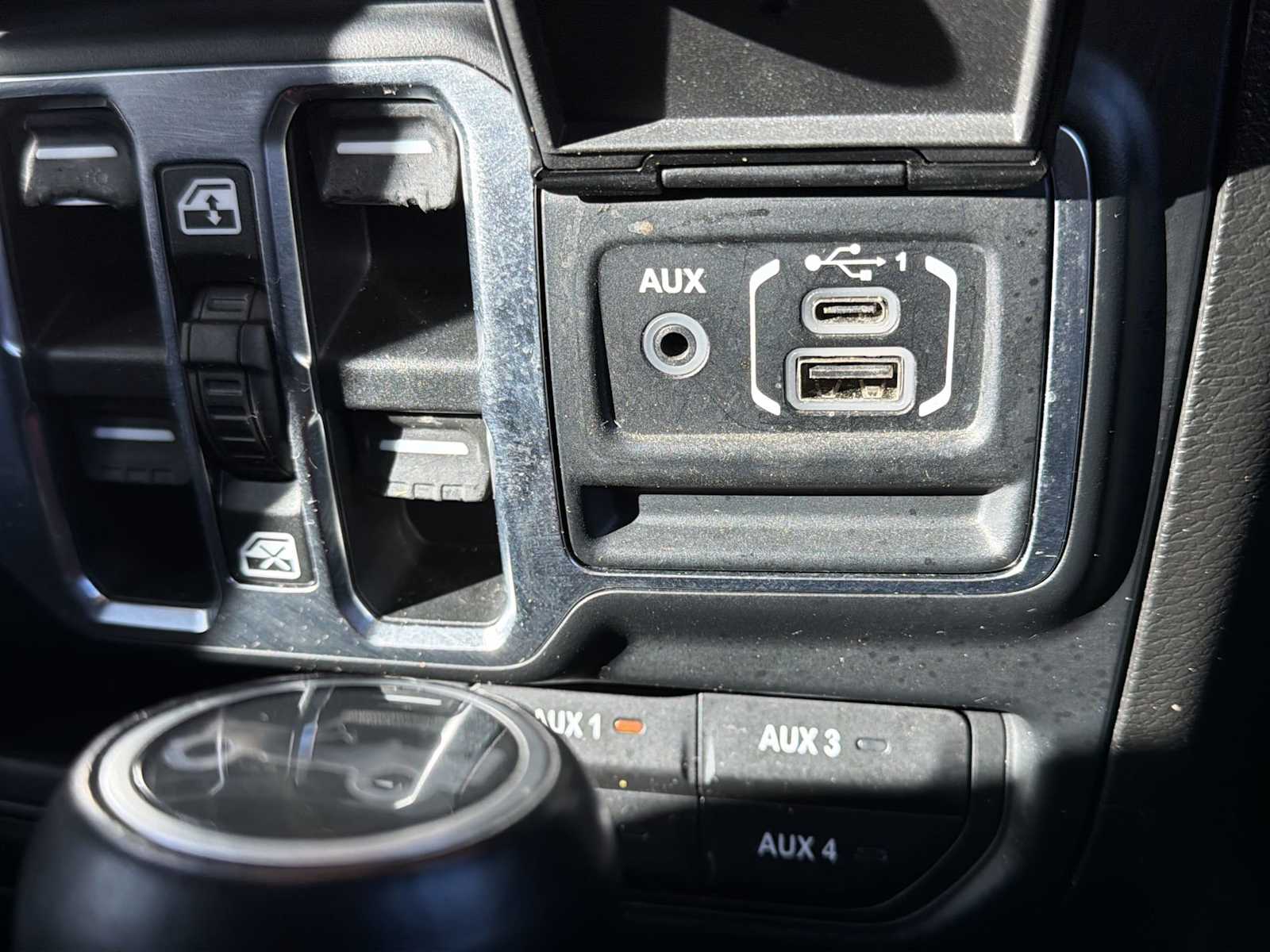 Thumbnail: 2019 Jeep Wrangler - 30