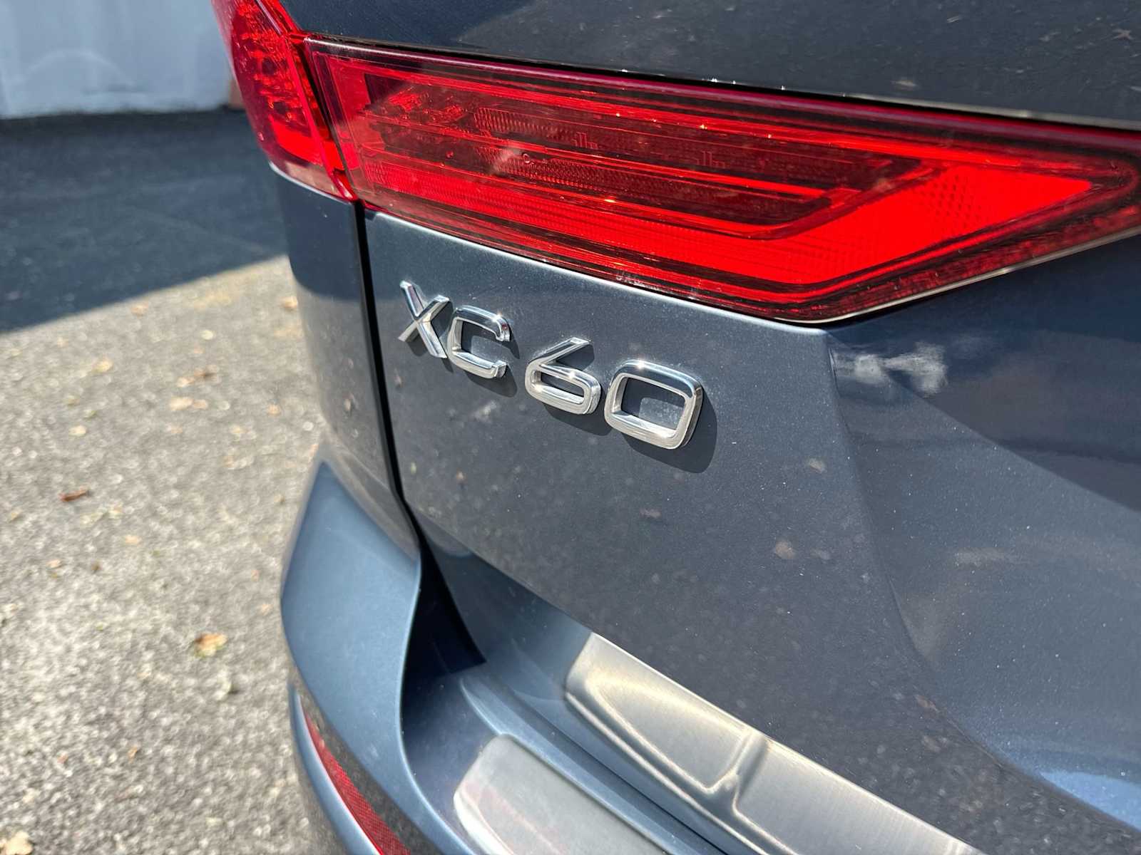 Thumbnail: 2022 Volvo XC60 - 18