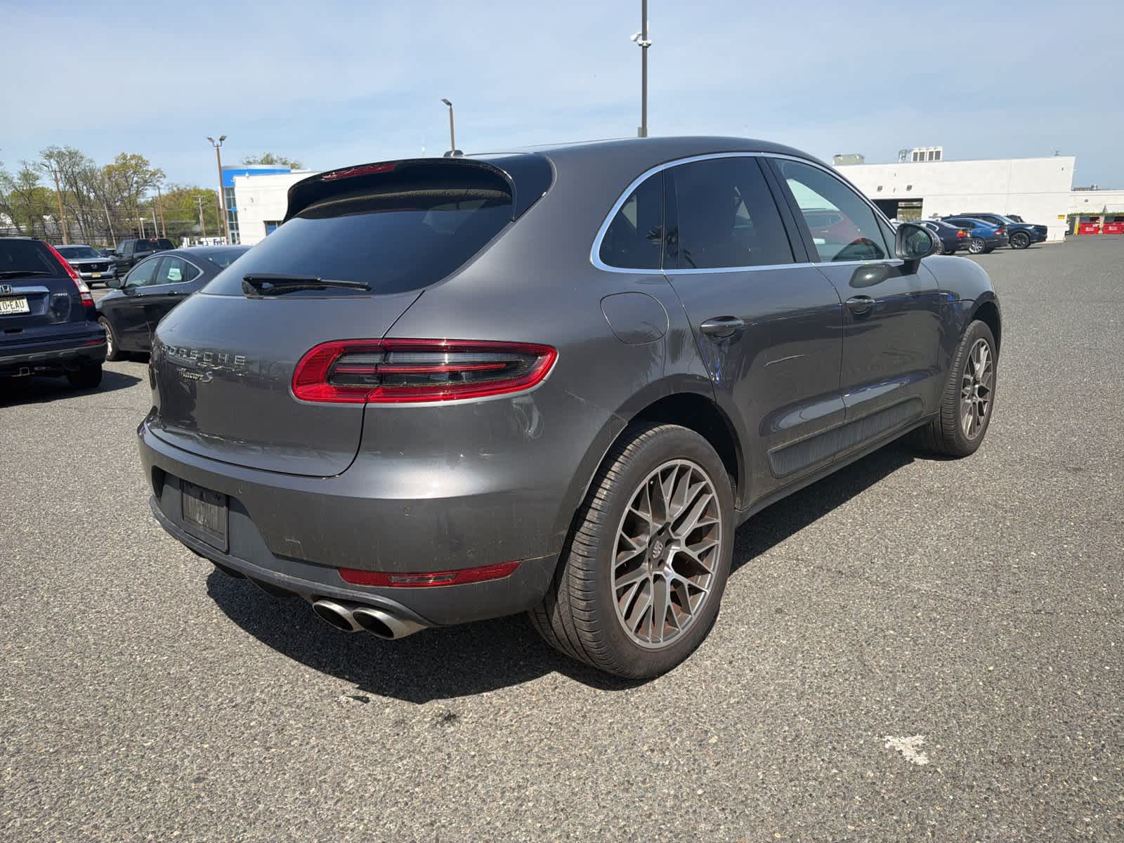 Thumbnail: 2016 Porsche Macan - 5