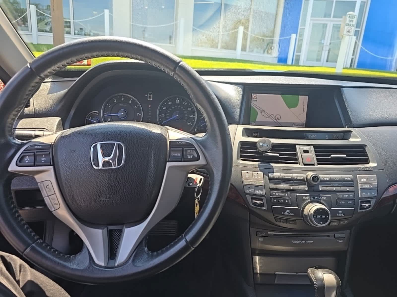 Thumbnail: 2010 Honda Accord Crosstour - 10