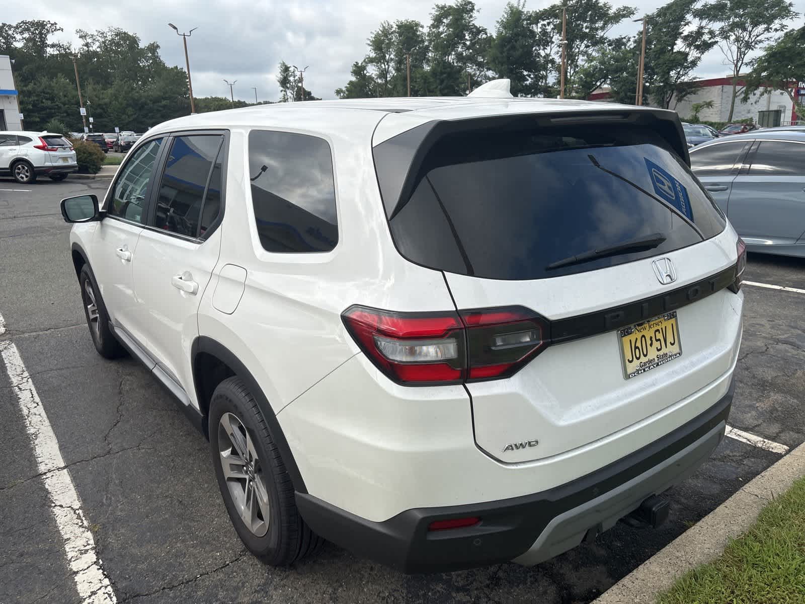 Thumbnail: 2024 Honda Pilot - 4
