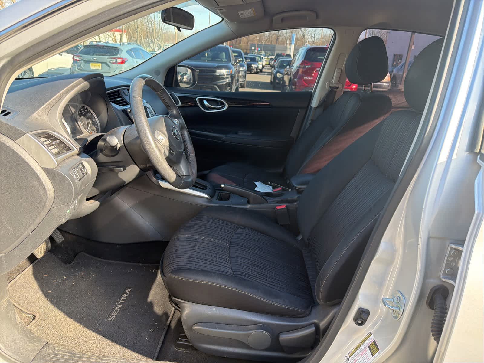 Thumbnail: 2018 Nissan Sentra - 12