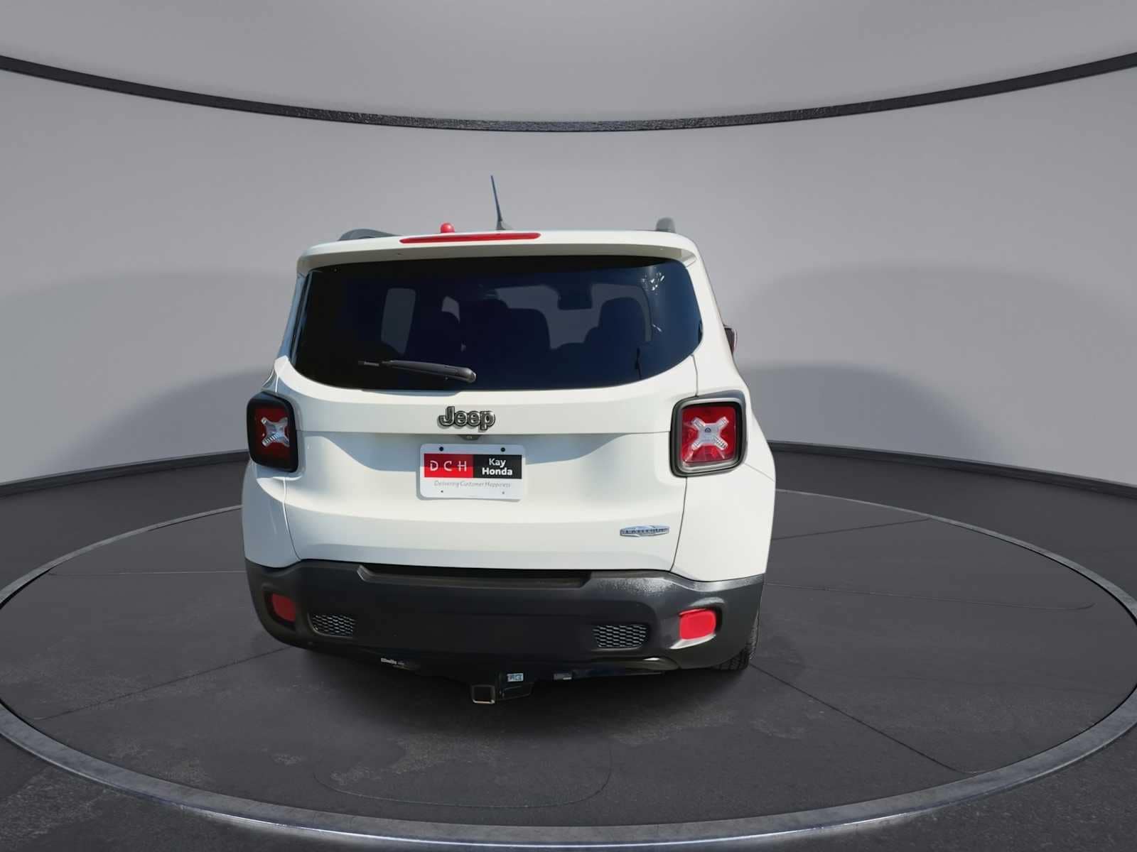 Thumbnail: 2016 Jeep Renegade - 7