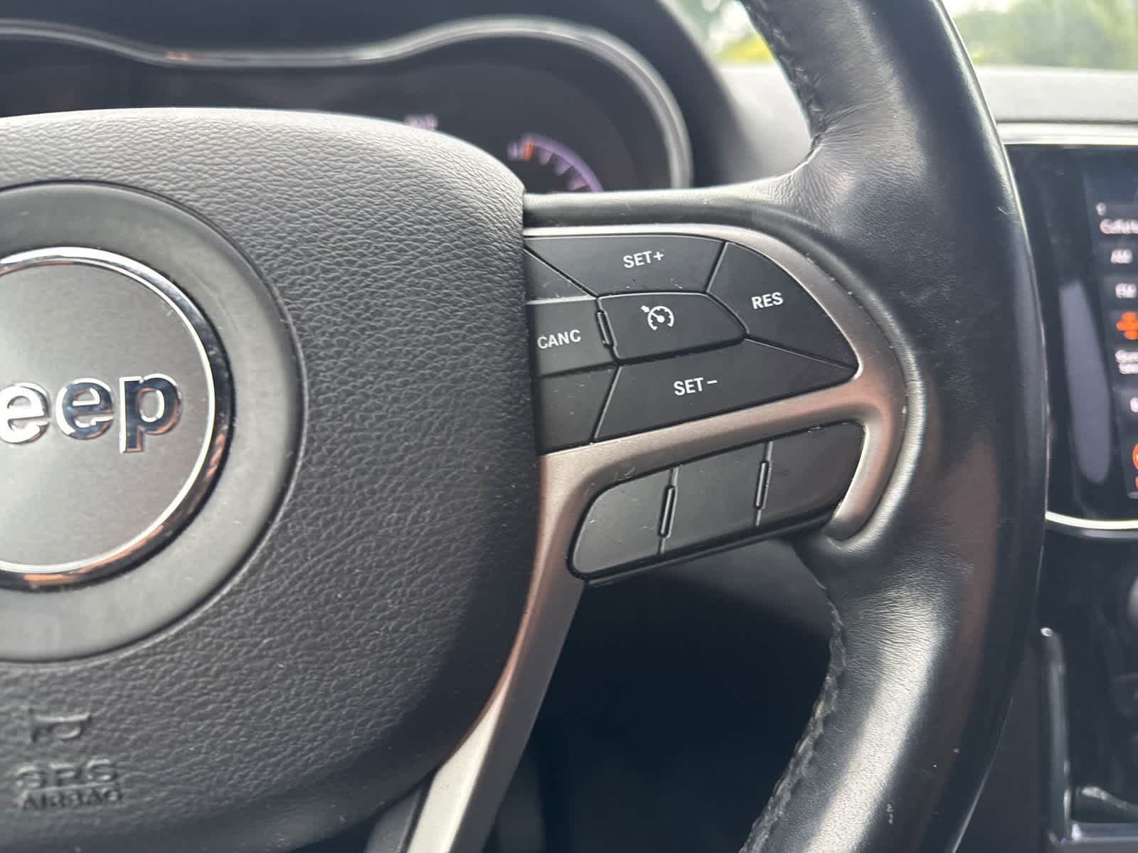 Thumbnail: 2020 Jeep Grand Cherokee - 17